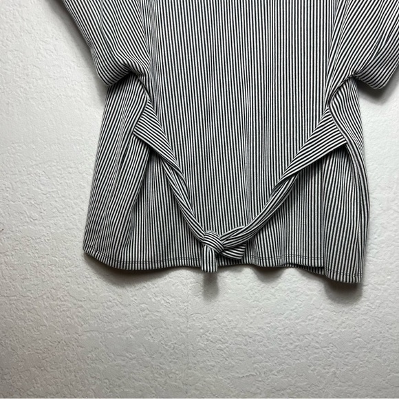Express Striped Tie Front Short Sleeve Top - Picture 4 of 7